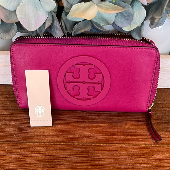 NWT Tory Burch Charlie Zip Continental Wallet in Party Fuchsia - Picture 9 of 9